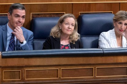 Pedro Sánchez, Nadia Calviño y Yolanda Díaz