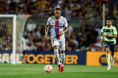 Aubameyang, en un partido reciente con el Barcelona en el Nou Camp.