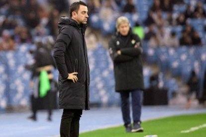 Xavi Hernández, dirigiendo al Barcelona en el partido de ayer ante el Betis.