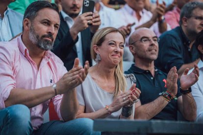 Abascal, Meloni y Buixadé en un mitin de Vox.