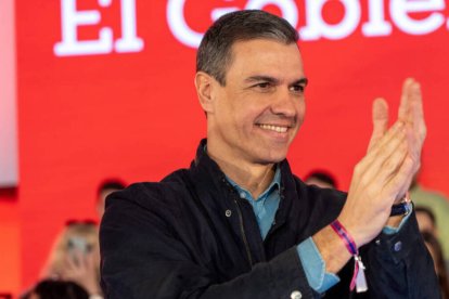 El presidente de gobierno Pedro Sánchez en el mitin celebrado este sábado en Sevilla.