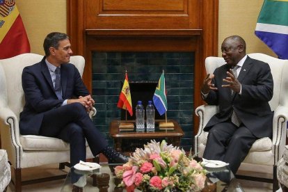 Pedro Sánchez y el presidente de Sudáfrica, este jueves.