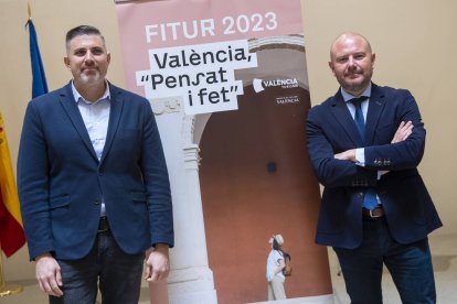 Jordi Mayor, diputado de Turismo (izquierda), y Toni Gaspar, presidente de la Diputación, durante la presentación de la campaña - DIPUTACIÓN DE VALENCIA