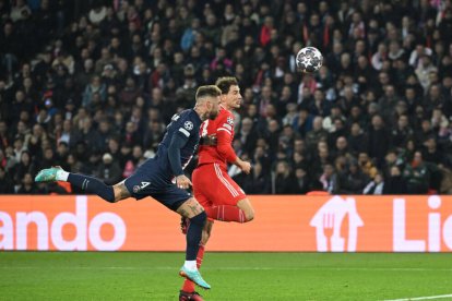 Ramos, junto a Goretzka en el partido de anoche frente al Bayern de Munich.