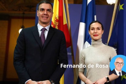 El presidente del Gobierno, Pedro Sánchez, con la primera ministra de Finlandia, Sanna Marin.