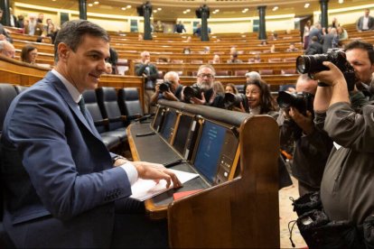 Sánchez tiene al PSOE en ascuas ante su movimiento inmiente en el Gobierno.