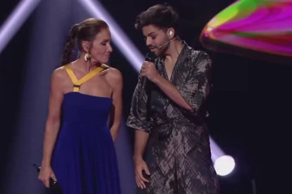 Ana Belén y Agoney, en su memorable actuación.