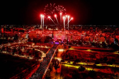 Fuegos artificiales durante la Crida 2023, en las Torres de Serranos - EUROPA PRESS