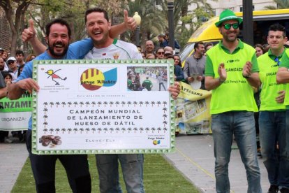 Campeonato Mundial de Lanzamiento de Hueso de Dátil - PENYA ALTABIX