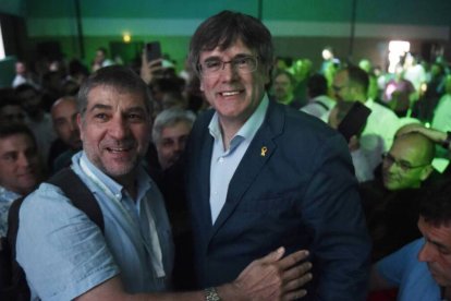 Carles Puigdemont durante un congreso de Junts en Francia.