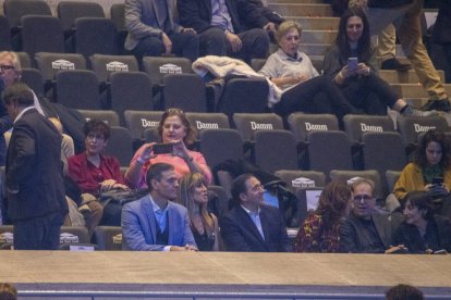 Pedro Sánchez y su esposa, en el concierto de Serrat en Barcelona el pasado mes de diciembre.