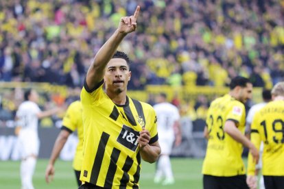 Bellingham, celebrando un gol con la camiseta del Borussia.