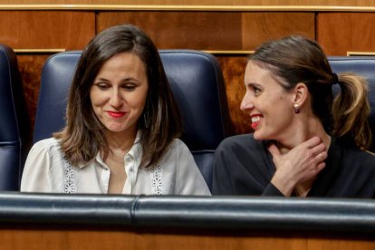 La ministra de Derechos Sociales y Agenda 2030, Ione Belarra, y la ministra de Igualdad, Irene Montero.