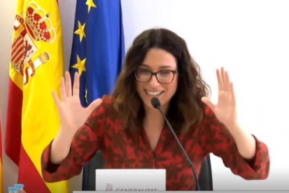 La portavoz del Consell y vicepresidenta, Aitana Mas, en rueda de prensa tras el pleno del Consell en la nueva sede de Alicante.