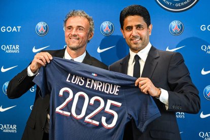 Nasser Al-Khelaifi y Luis Enrique, en la presentación del asturiano como nuevo técnico del PSG.