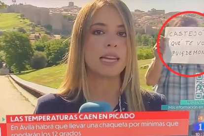 Imagen del momento en el que el espontáneo se cuela en el directo de TVE con el mensaje 'Castejón, que te vote Puigdemont'.