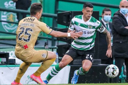 Pedro Porro, con la camiseta del Sporting, en un partido de la pasada temporada.