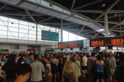 Estación Joaquín Sorolla (Valencia) a las 19:00.