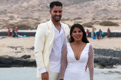 Asraf Beno e Isa Pantoja celebraron su boda con sus amigos y familiares