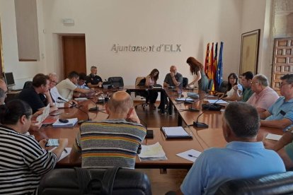 Reunión en el Consell con motivo de las fiestas de agosto de Elche