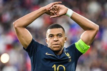 Mbappé, en un partido con Francia.