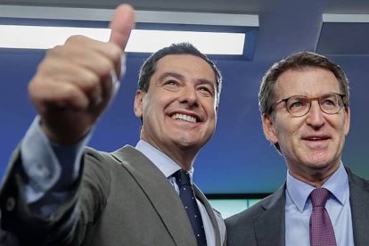 Juanma Moreno junto a Alberto Núñez Feijóo