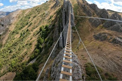 Puente tibetano Vía Ferrata Valdentorno, Sabero