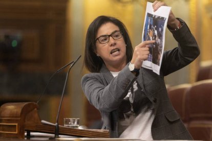 La diputada del Partido Popular, Ana Vázquez Blanco, interviene durante una sesión en el Congreso de los Diputados.