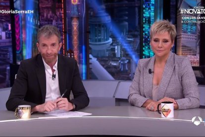 Pablo Motos y Gloria Serra, en 'El Hormiguero'.