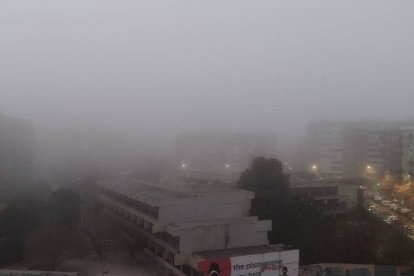 Niebla en Valencia ciudad / @Maytegj