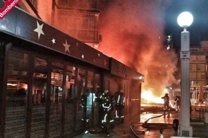 El restaurante incendiado en Benidorm.