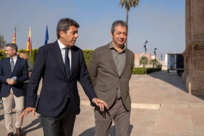 El presidente de la Generalitat, Carlos Mazón y el vicepresidente primero y conseller de Cultura y Deporte de Valencia, Vicente Barrera.