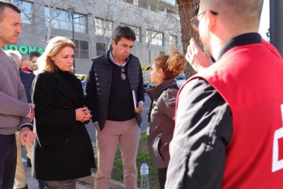 El president de la Generalitat, Carlos Mazón, junto a Susana Camarero, vicepresidenta segunda y consellera de Vivienda, Igualdad y Servicios Sociales y Vicent Mompó, presidente de la Diputación de Valencia.