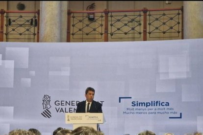 El presidente de la Generalitat, Carlos Mazón, en la presentación del Plan Simplifica.