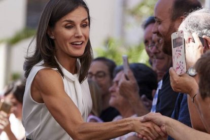 Los brazos de Doña Letizia siguen llamando la atención dentro y fuera de nuestras fronteras.