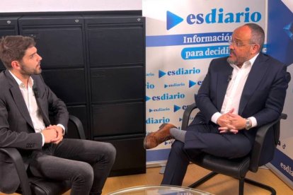 Alejandro Fernández, líder del PP de Cataluña, en entrevista con ESdiario