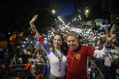 Edmundo González y María Corina Machado en el entusiasmo de la oposición venezolana