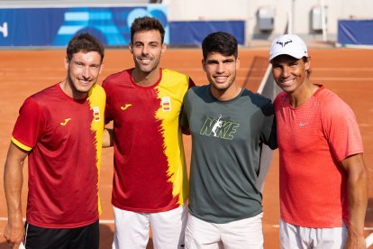 Rafael Nadal y Carlos Alcaraz debutan este sábado en París sobre la arcilla de Roland Garros