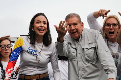 Maria Corina Machado y Edmundo Gonzalez, favoritos ante Maduro.