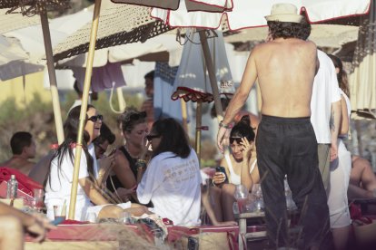 Victoria Federica Marichalar con unos amigos en Ibiza, el pasado 30 de junio.