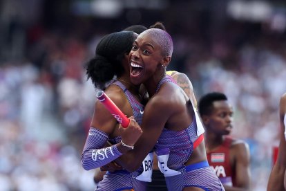 El 4x400 mixto del Team USA batió el récord del mundo