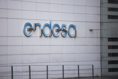 Logotipo de la empresa Endesa a 10 de junio de 2021, en su sede cerca de IFEMA en Madrid, (España).
Alejandro Martínez Vélez / Europa Press
(Foto de ARCHIVO)
10/6/2021