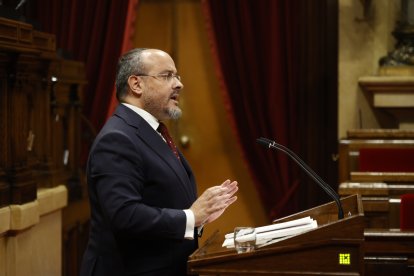 Otro de los momentos del discurso de Alejandro Fernández durante el pleno de investidura de Illa en el Parlamento catalán.