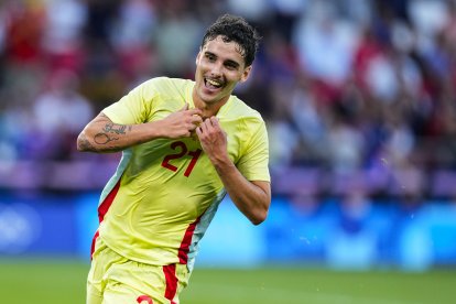 Sergio Camello celebra uno de sus goles contra Francia para ganar el oro olímpico.