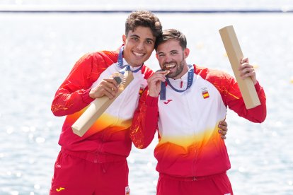 Bronze medalists Saul Craviotto, Carlos Arevalo, Marcus Cooper and Rodrigo Germade of Spain pose on the podium during the Men's Kayak Four 500m Final medal ceremony at Vaires-sur-Marne Nautical Stadium during the Paris 2024 Olympics Games on August 8, 2024 in Paris, France.
Alvaro Diaz / AFP7 / Europa Press
08/8/2024 ONLY FOR USE IN SPAIN