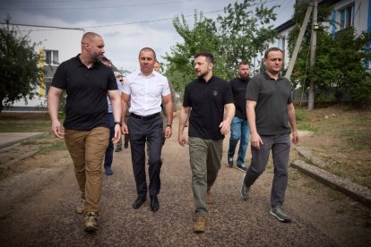 El presidente de Ucrania, Volodimir Zelenski, en la región de Járkov.