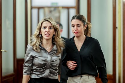 Yolanda Díaz e irene Montero, recogidas y en silencio