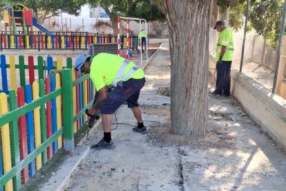 Operarios trabajando en las obras de adecuación