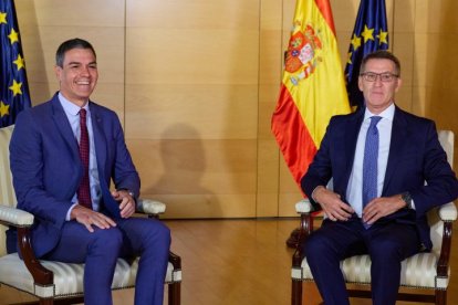 Pedro Sánchez junto a Alberto Núñez Feijóo