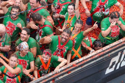 Mazón en la Tomatina de Buñol